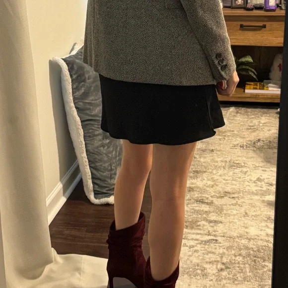 Elegant Black Flowy Comfortable Women's Workwear Skirt - Picture 4 of 6